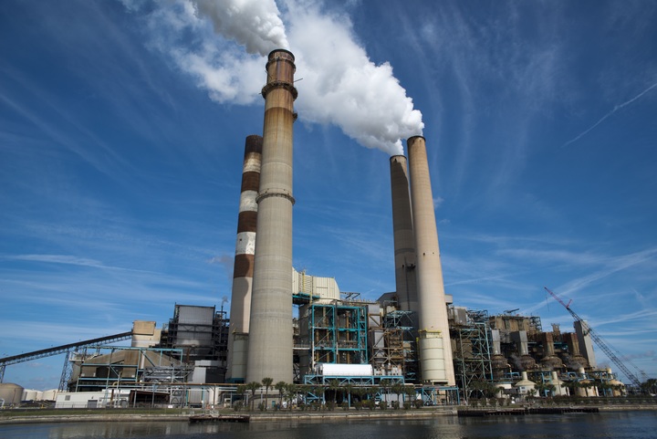 plant-steam-smoke-vehicle-tower-landmark-715744-pxhere.com